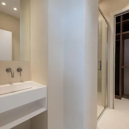 דירה 1-br Prestige Carre Dor קאן