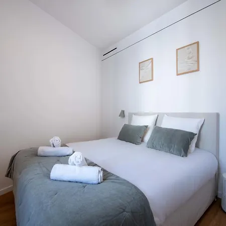 1-br Prestige Carre Dor *